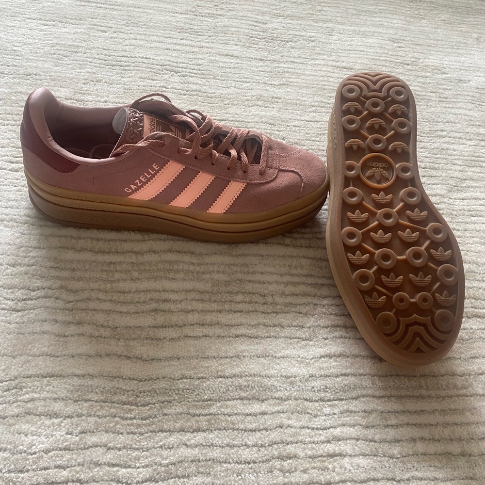 Womens sneakers